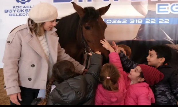 Büyükşehir’den 22 bin 686 çocuğa Kocaeli Atlı Sporda binicilik eğitimi